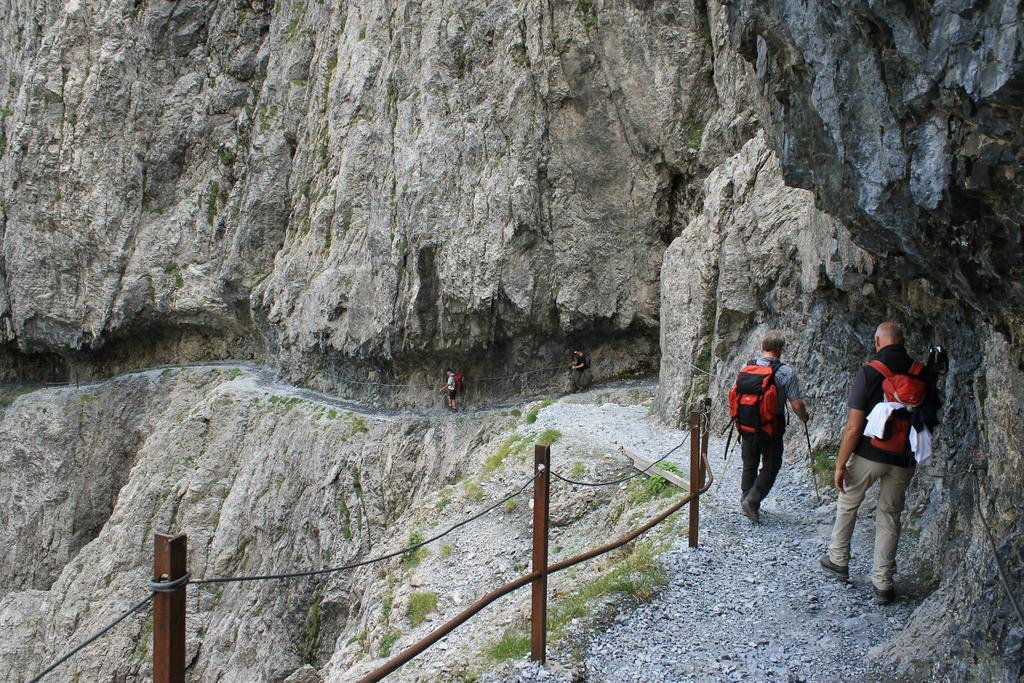 Apart Hotel Garni Alvetern Замнаун Екстер'єр фото